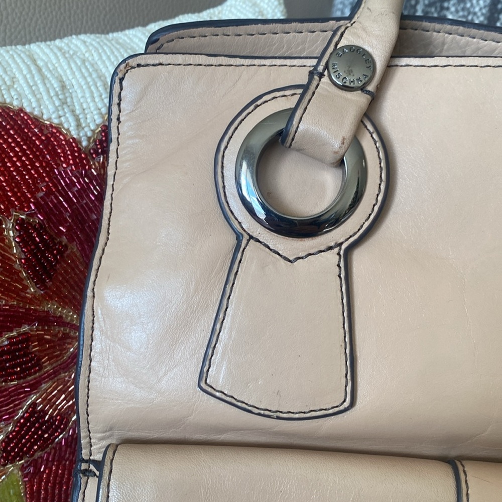 Badgley Mischka beige leather handbag - Picture 2 of 10